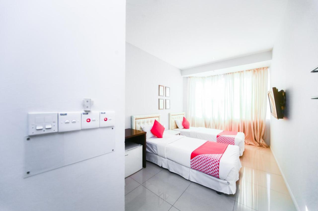Oyo 777 Epal Hotel Кота-Кинабалу Экстерьер фото