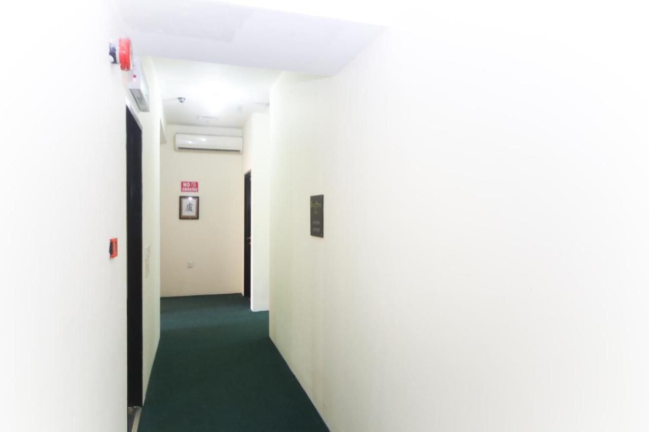 Oyo 777 Epal Hotel Кота-Кинабалу Экстерьер фото